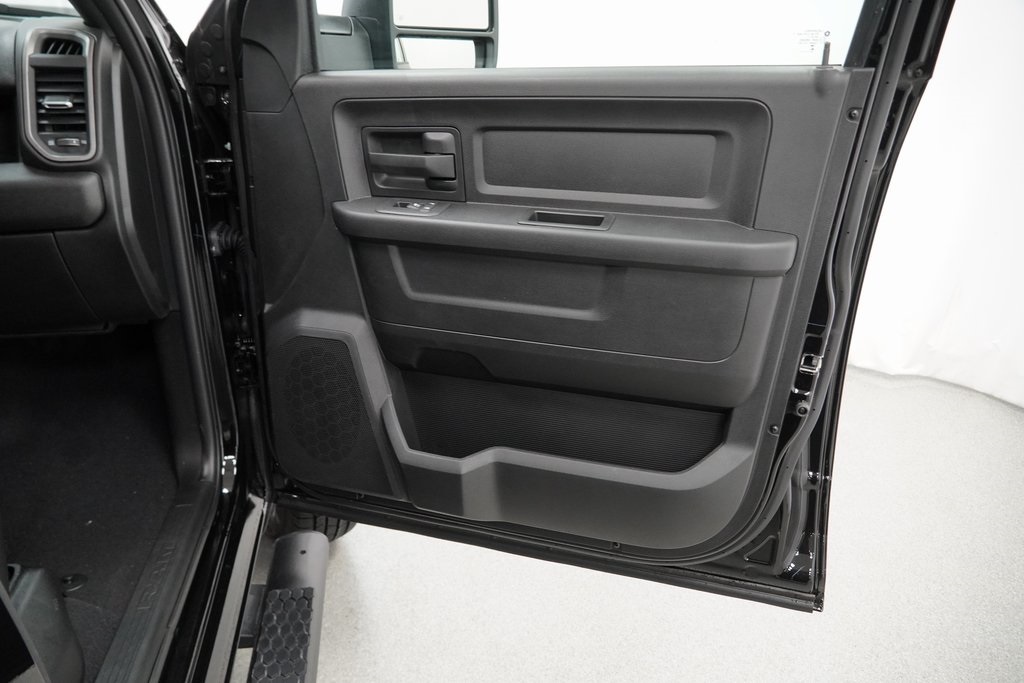 2026 Ram 3500 Tradesman photo 28