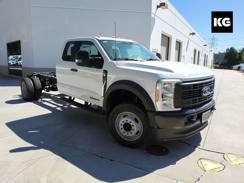 2025 Ford F-450 Super Duty Chassis Cab XL's photo