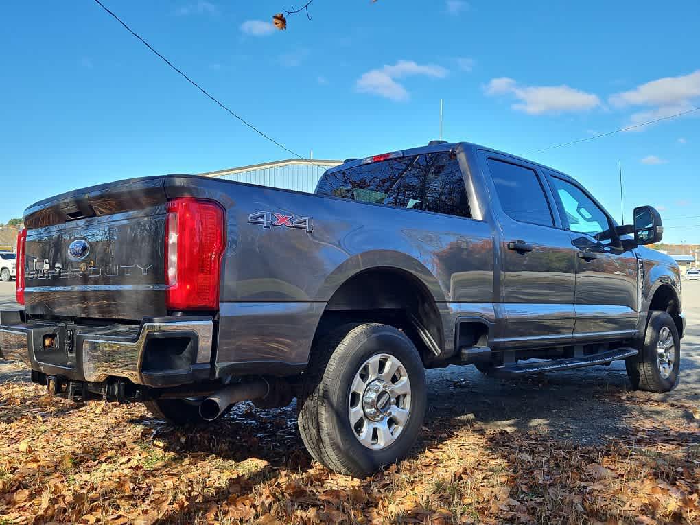 2024 Ford F-250 XLT photo 4