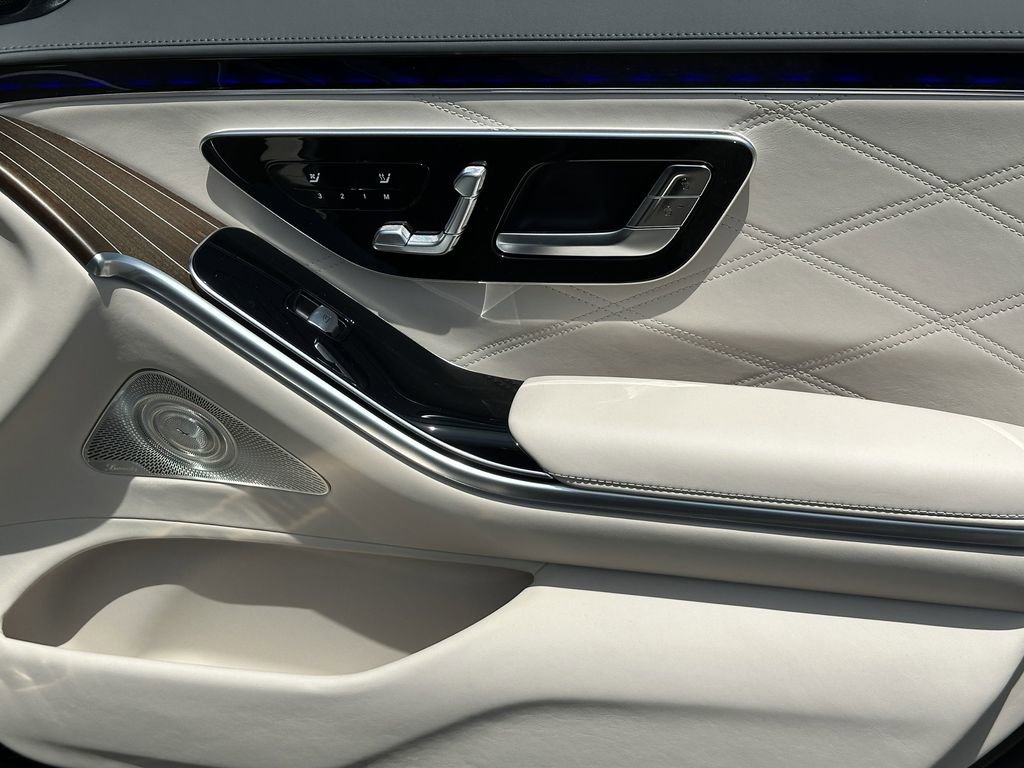 2025 Mercedes Benz S AMG 63 e 4MATIC photo 16