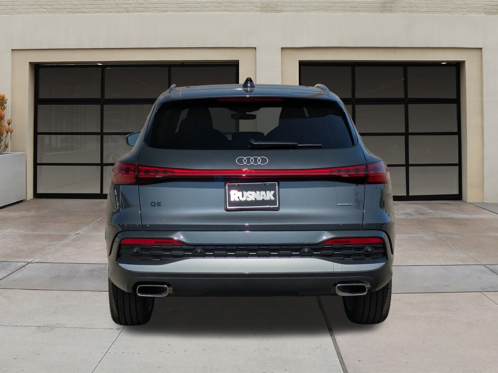 2025 Audi Q5 2.0T Premium Plus photo 3
