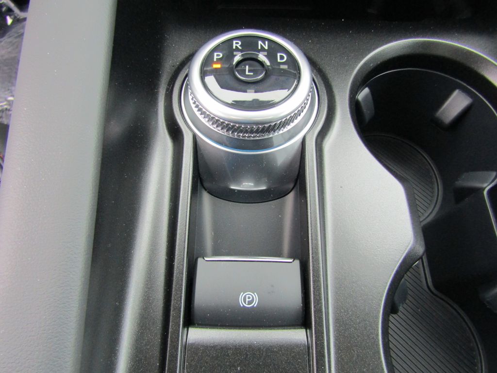 2025 Ford Explorer photo 23