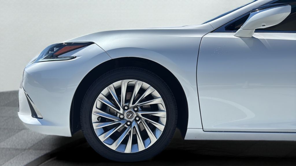 2022 Lexus ES 350 Ultra Luxury photo 9