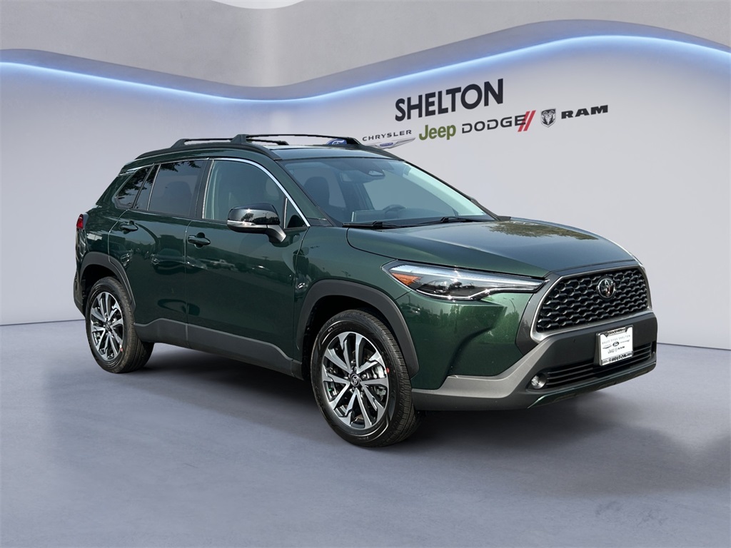 2025 Toyota Corolla Cross XLE photo 7