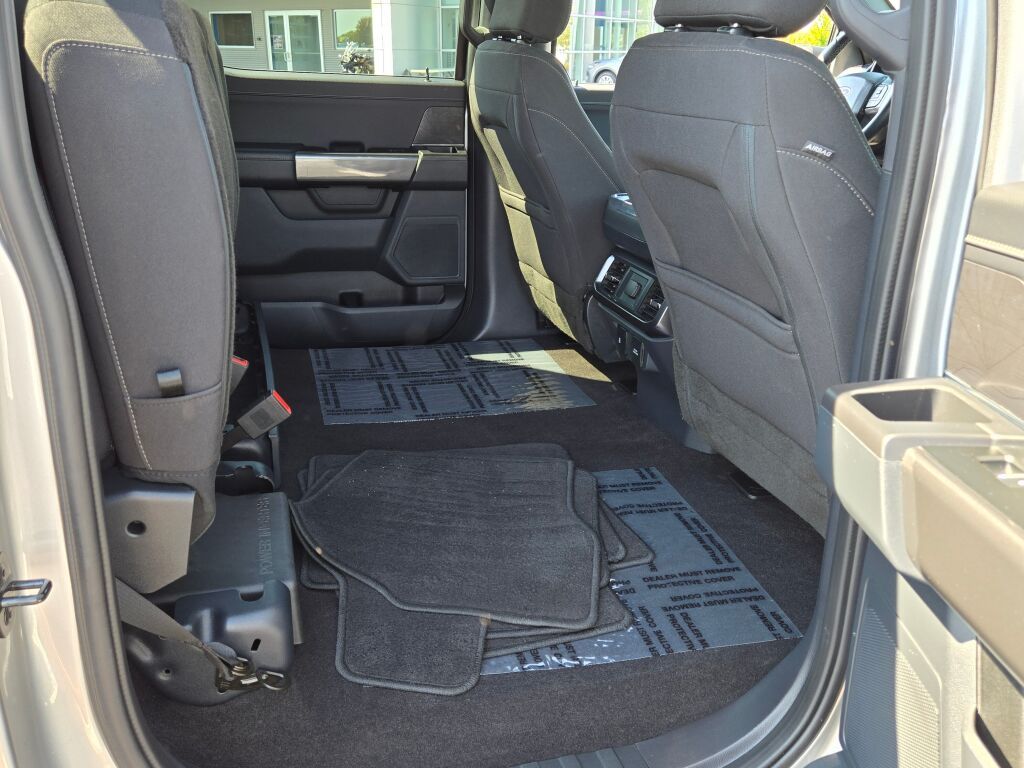 2023 Ford F-150 XLT photo 9