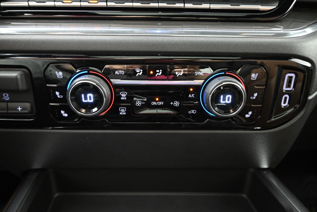 2023 Chevrolet Silverado 1500 High Country photo 28