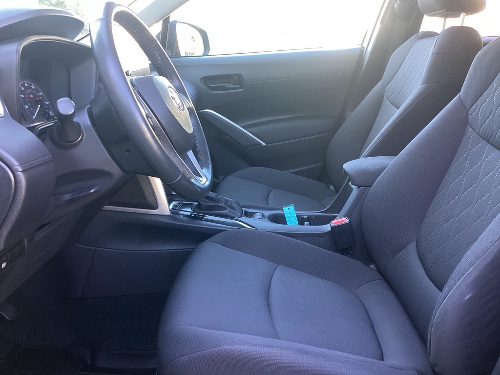 2023 Toyota Corolla Cross LE photo 3