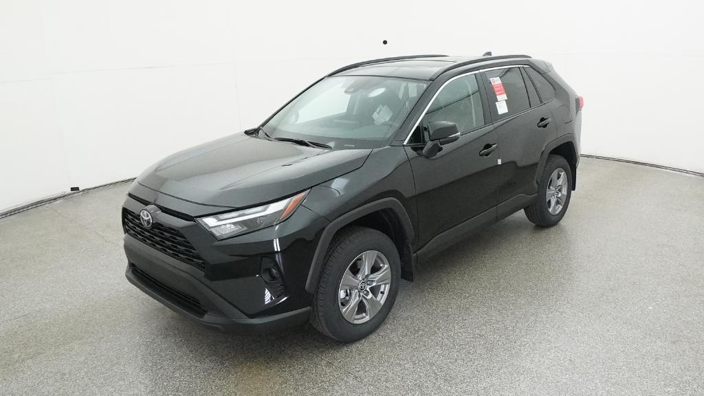 2025 Toyota RAV4 XLE's photo