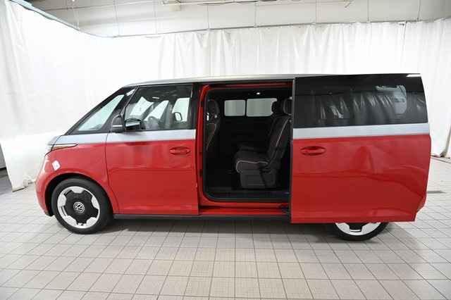 2025 Volkswagen ID. Buzz Pro Plus photo 10