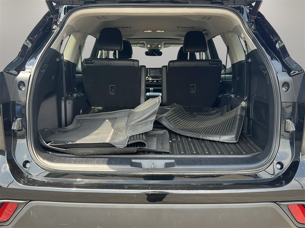2022 Toyota Highlander XLE photo 26