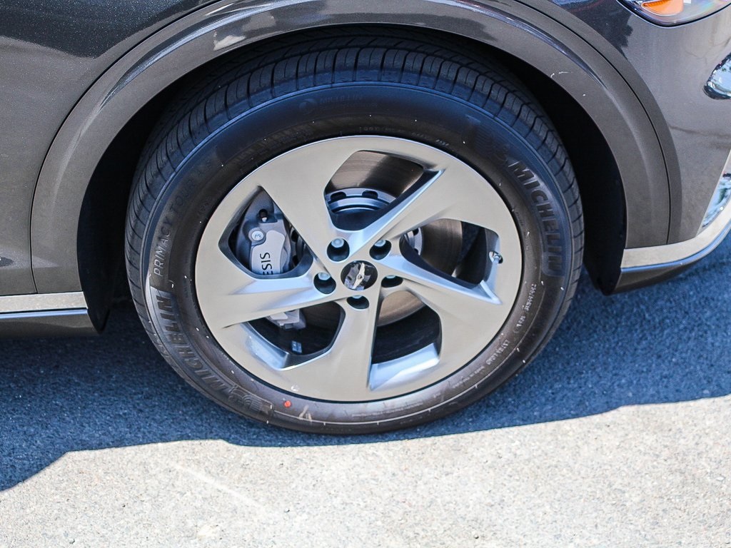 2026 Genesis GV70 2.5T Select photo 11