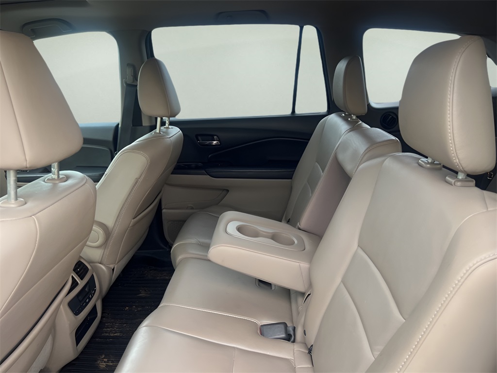 2016 Honda Pilot EX-L photo 18