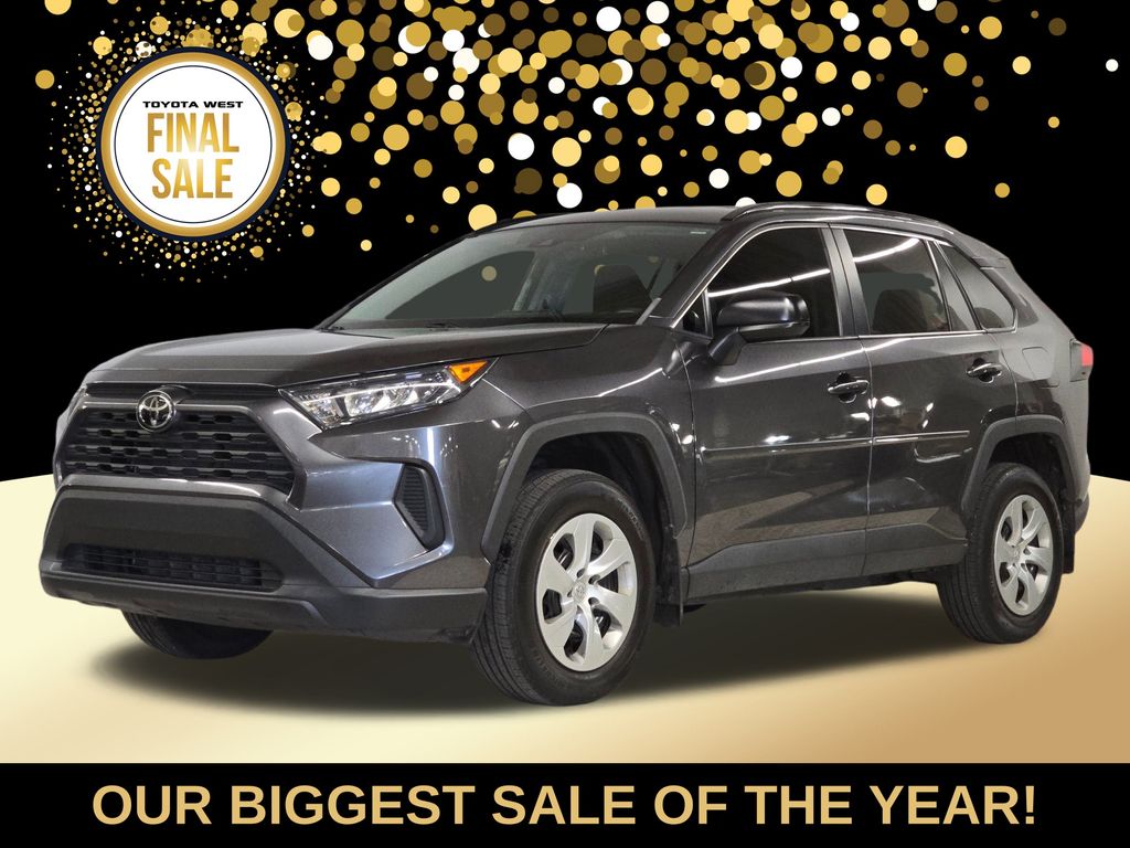 2021 Toyota RAV4 LE's photo