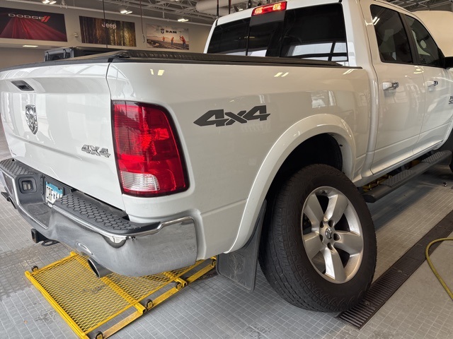 2018 Ram 1500 SLT photo 2