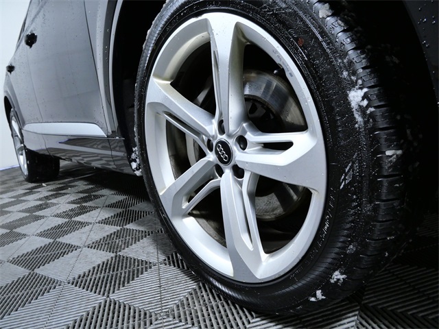 Certified 2019 Audi Q7 Prestige with VIN WA1VAAF71KD018042 for sale in Apple Valley, Minnesota