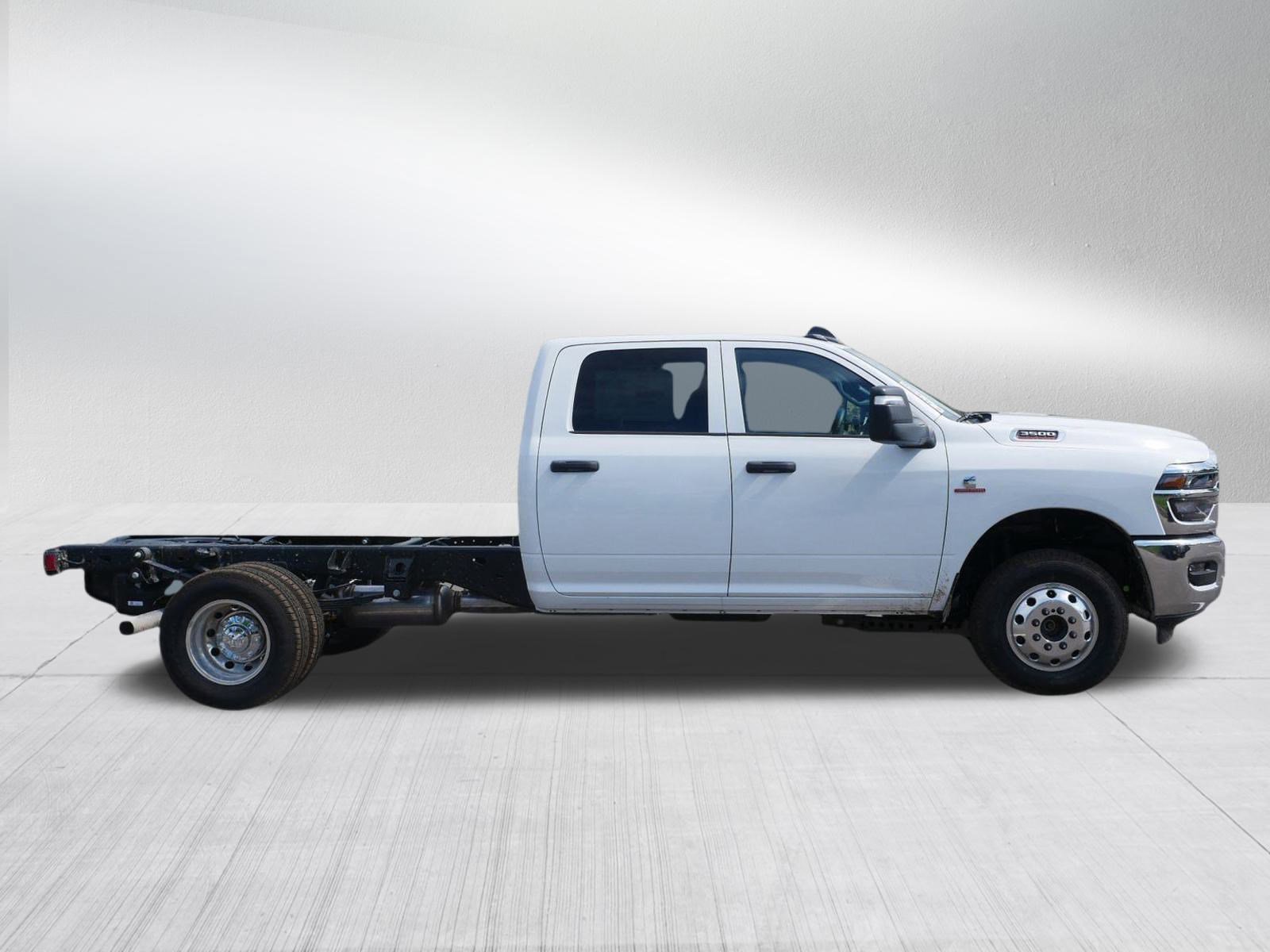 2026 Ram 3500 Tradesman photo 8