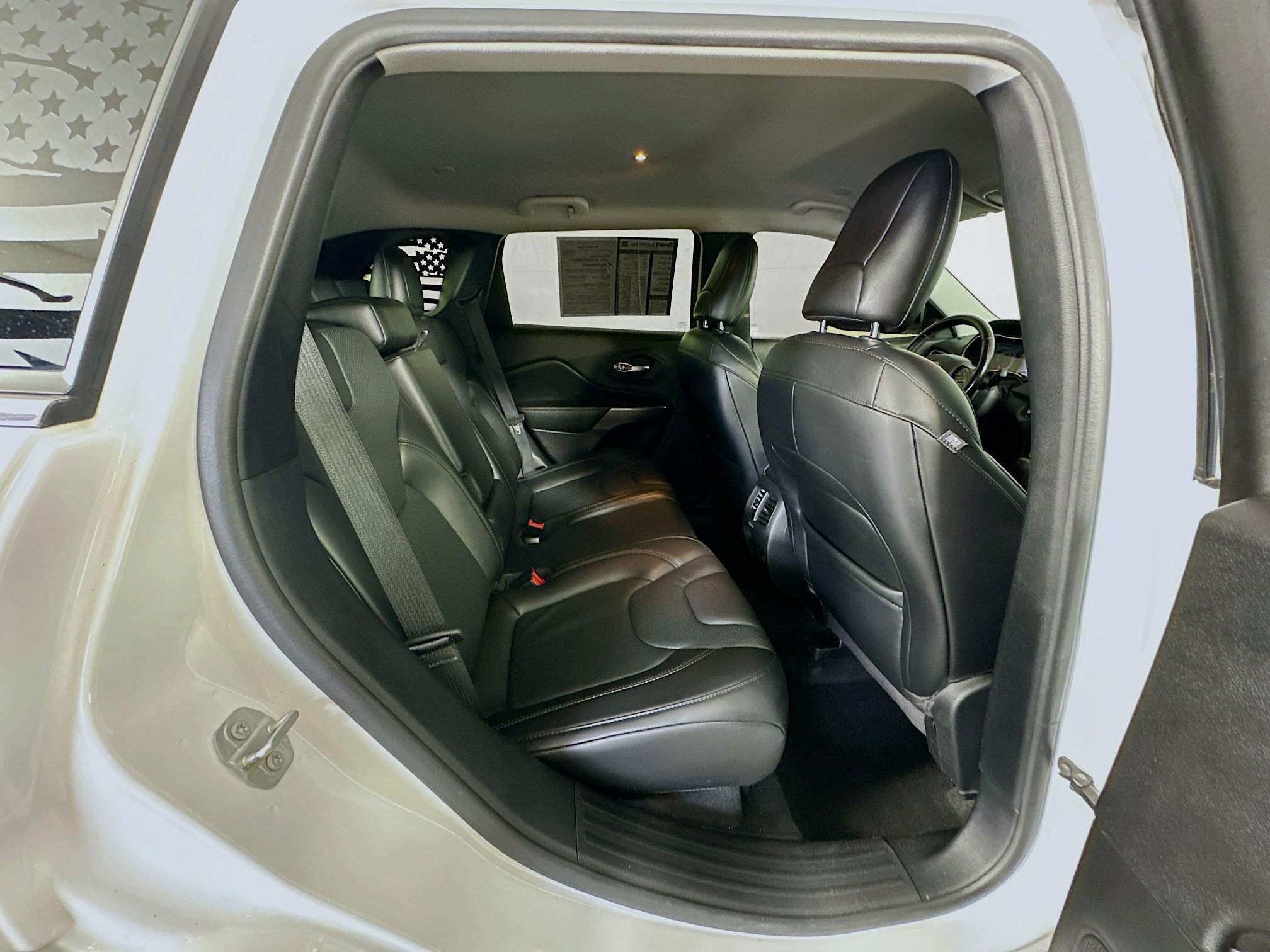 2019 Jeep Cherokee Limited photo 28