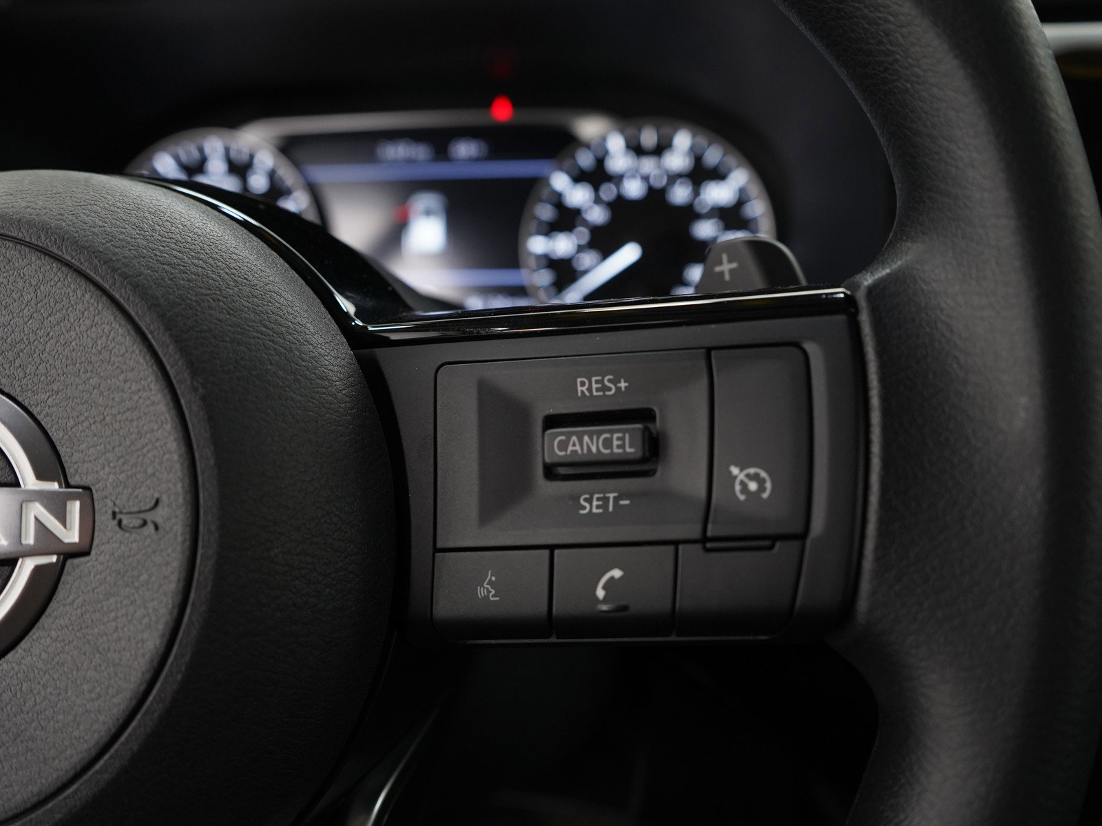 2022 Nissan Pathfinder S photo 24