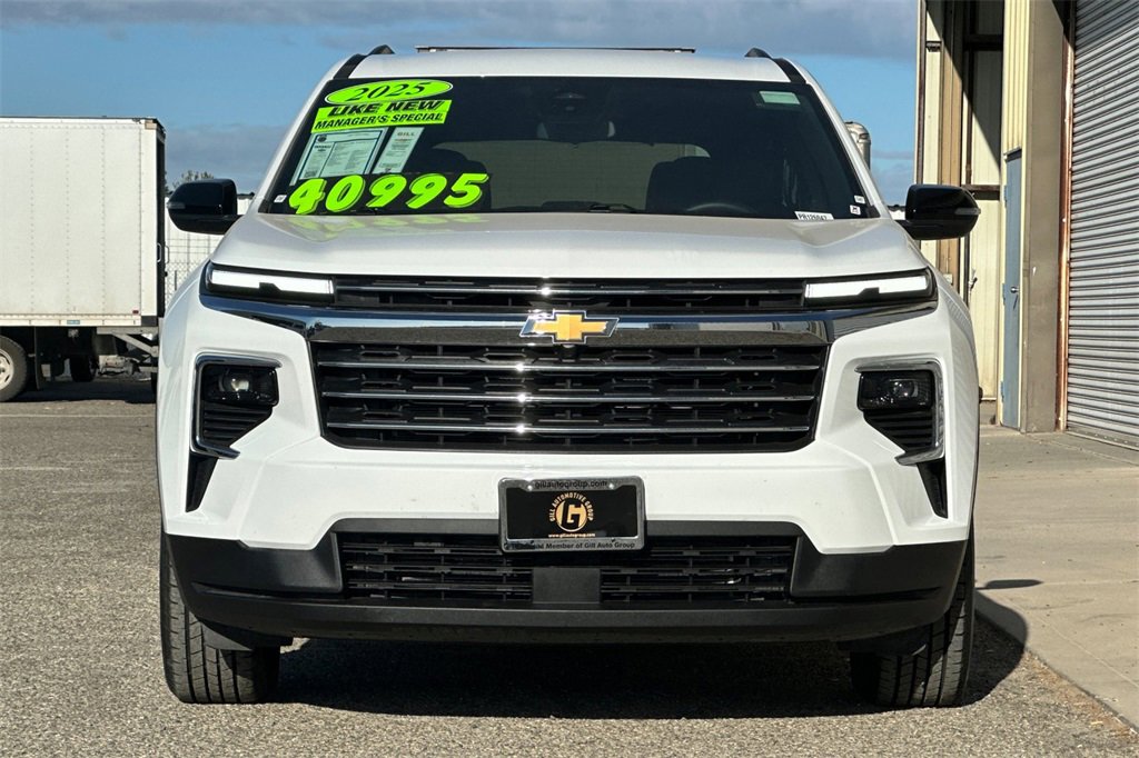 2025 Chevrolet Traverse photo 9