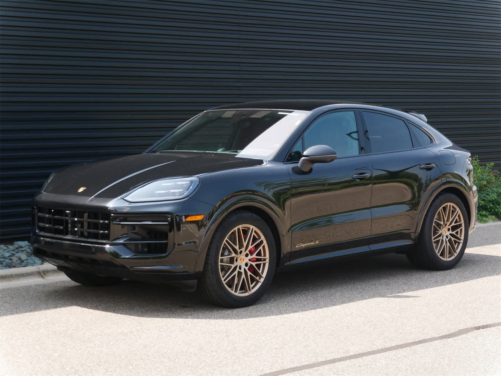 2025 Porsche Cayenne GTS Coupe photo 5