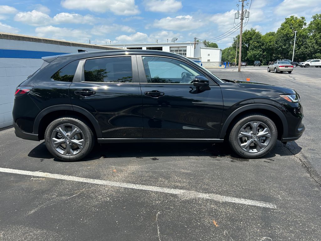 2026 Honda HR-V LX photo 4