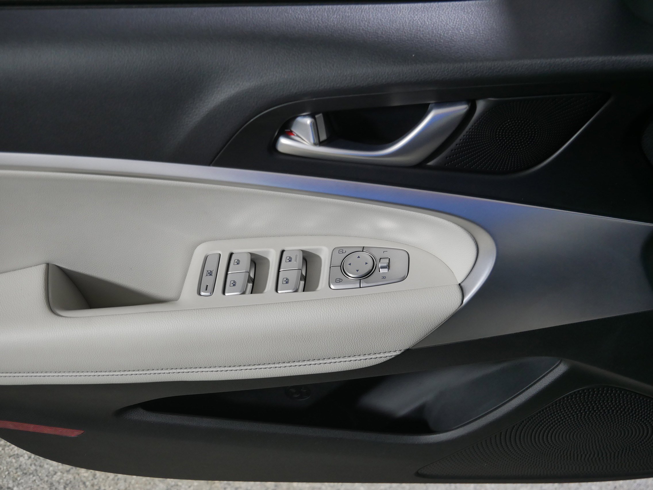 2024 Genesis G70 2.5T photo 19