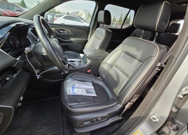 2023 Chevrolet Traverse Premier photo 5