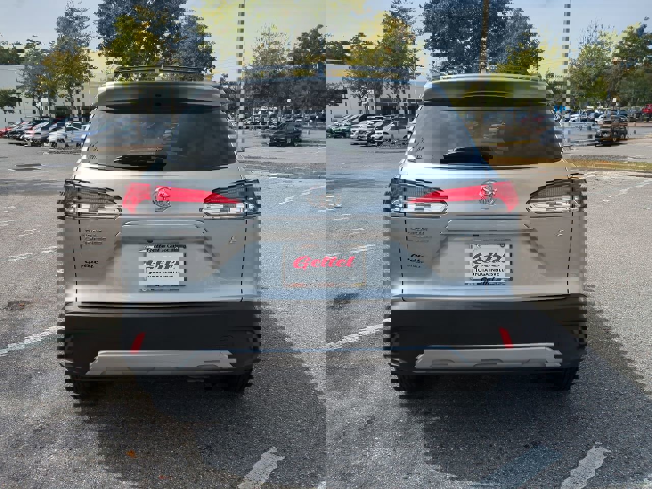 2022 Toyota Corolla Cross LE photo 5