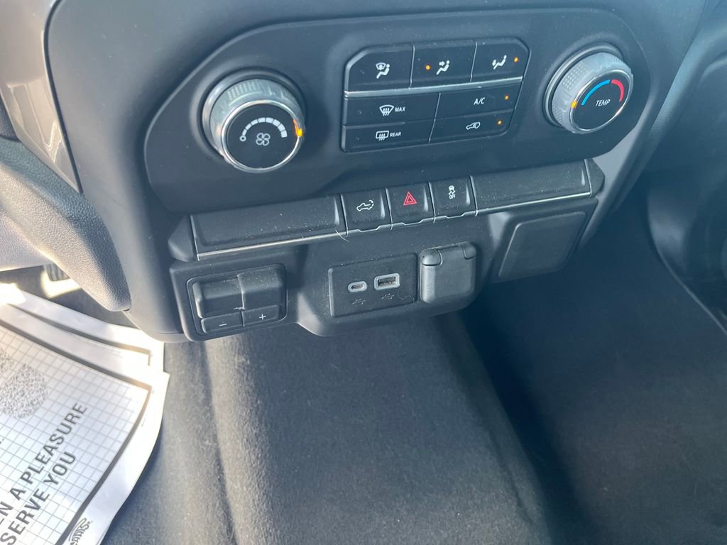 2023 Chevrolet Silverado 2500HD Custom photo 15