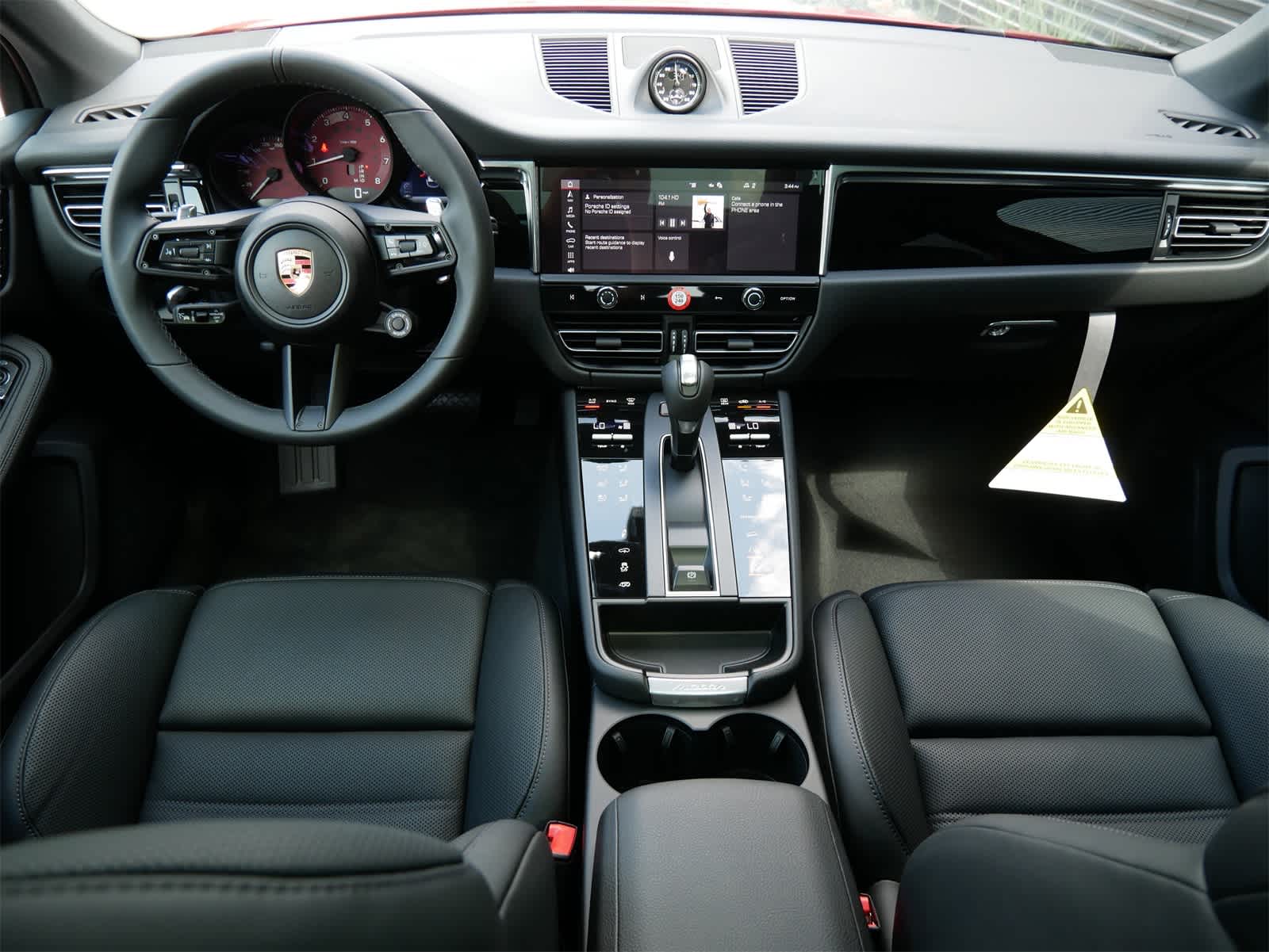 2025 Porsche Macan S photo 7