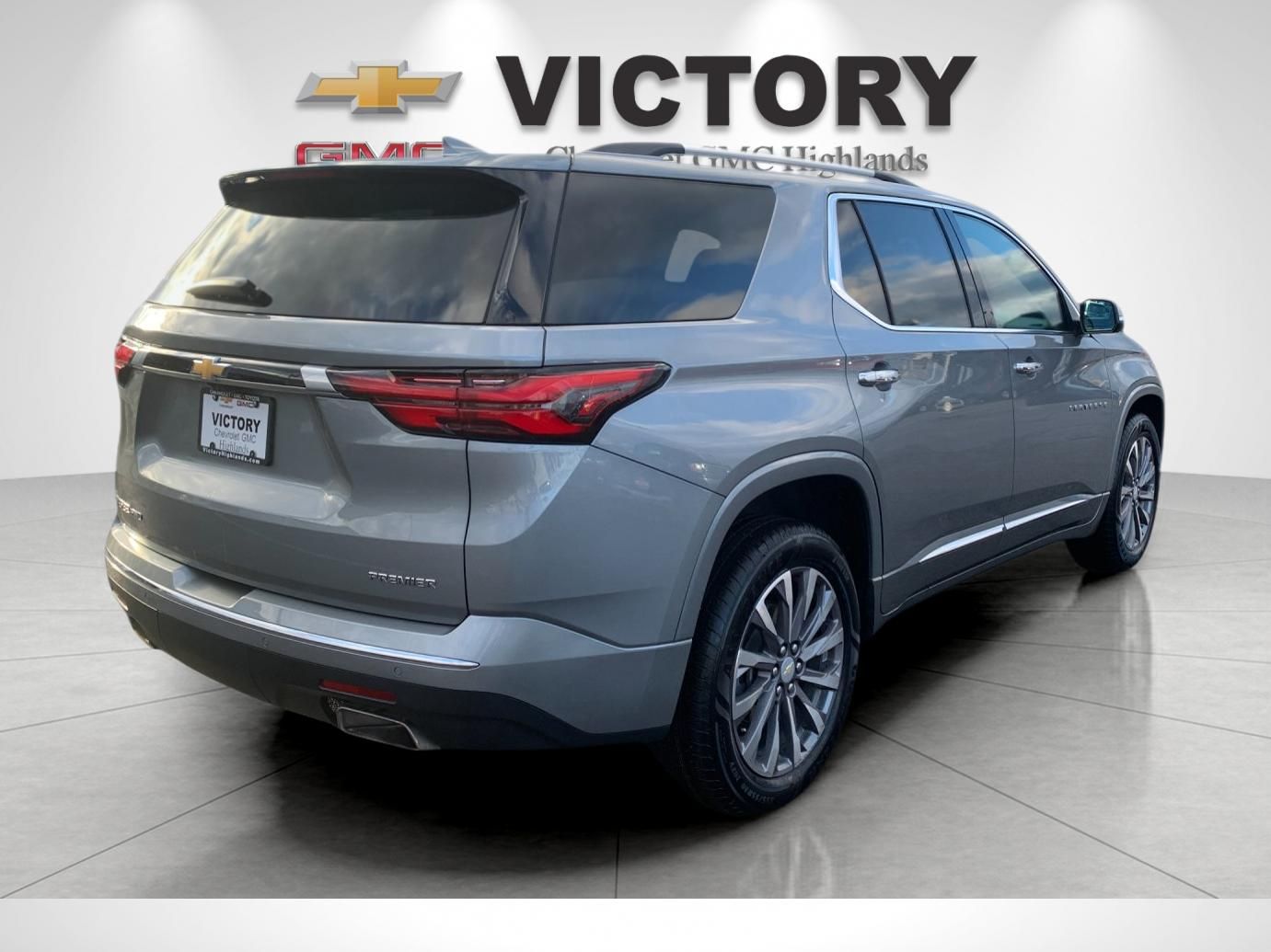 2023 Chevrolet Traverse Premier photo 3