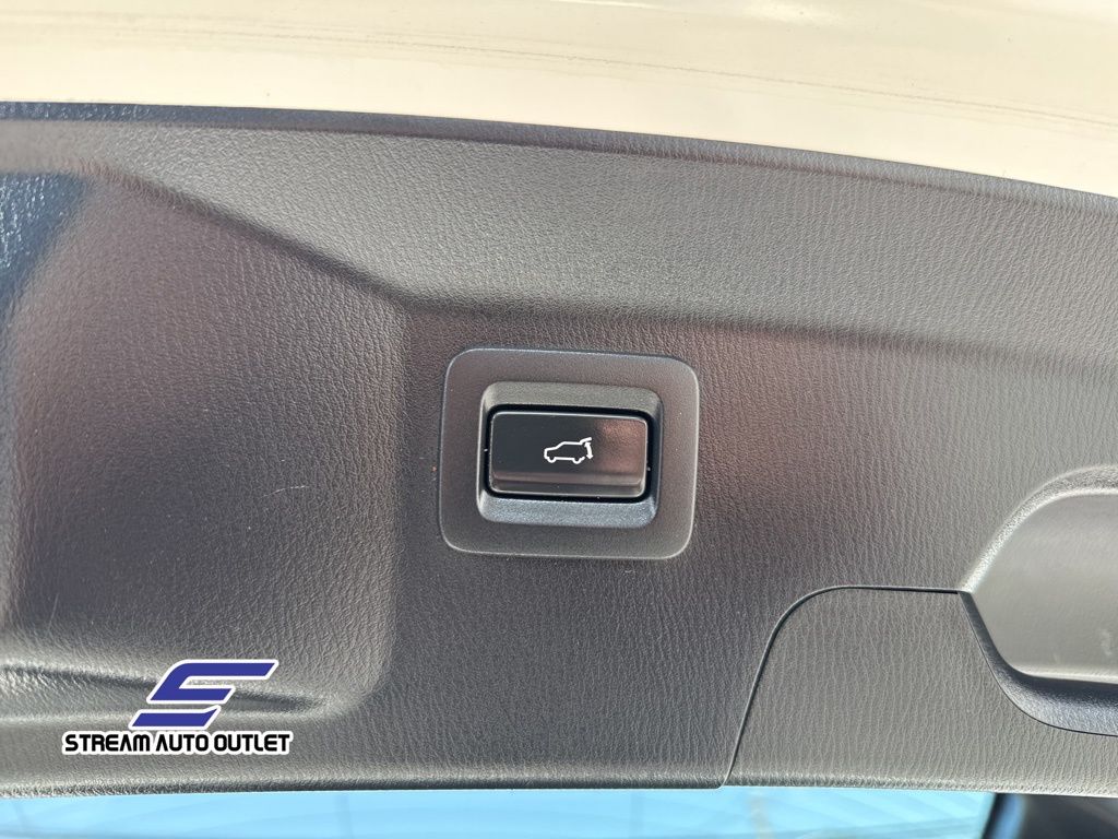 2023 Mazda CX-9 Touring photo 32