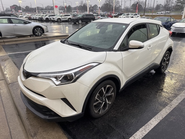 2019 Toyota C-HR XLE's photo