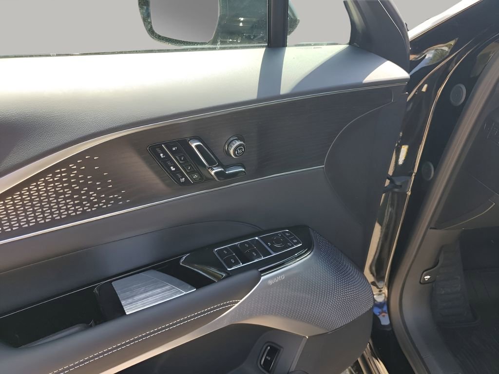 2026 Cadillac Lyriq photo 26