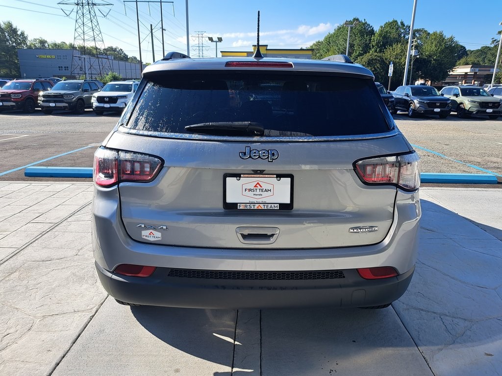 2022 Jeep Compass Latitude photo 2