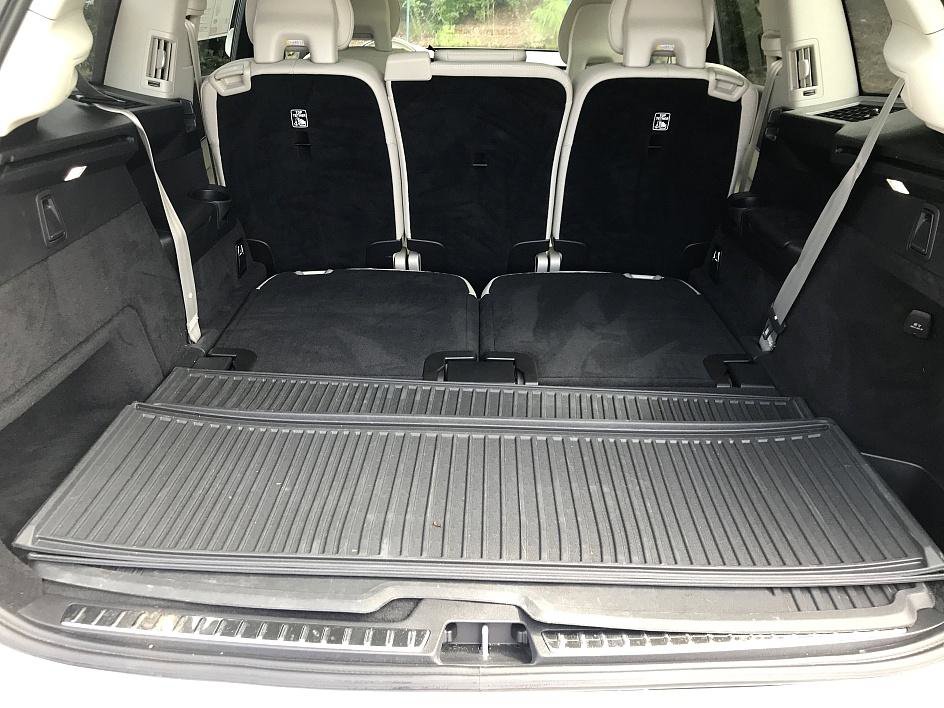 2020 Volvo XC90 T5 Momentum photo 13