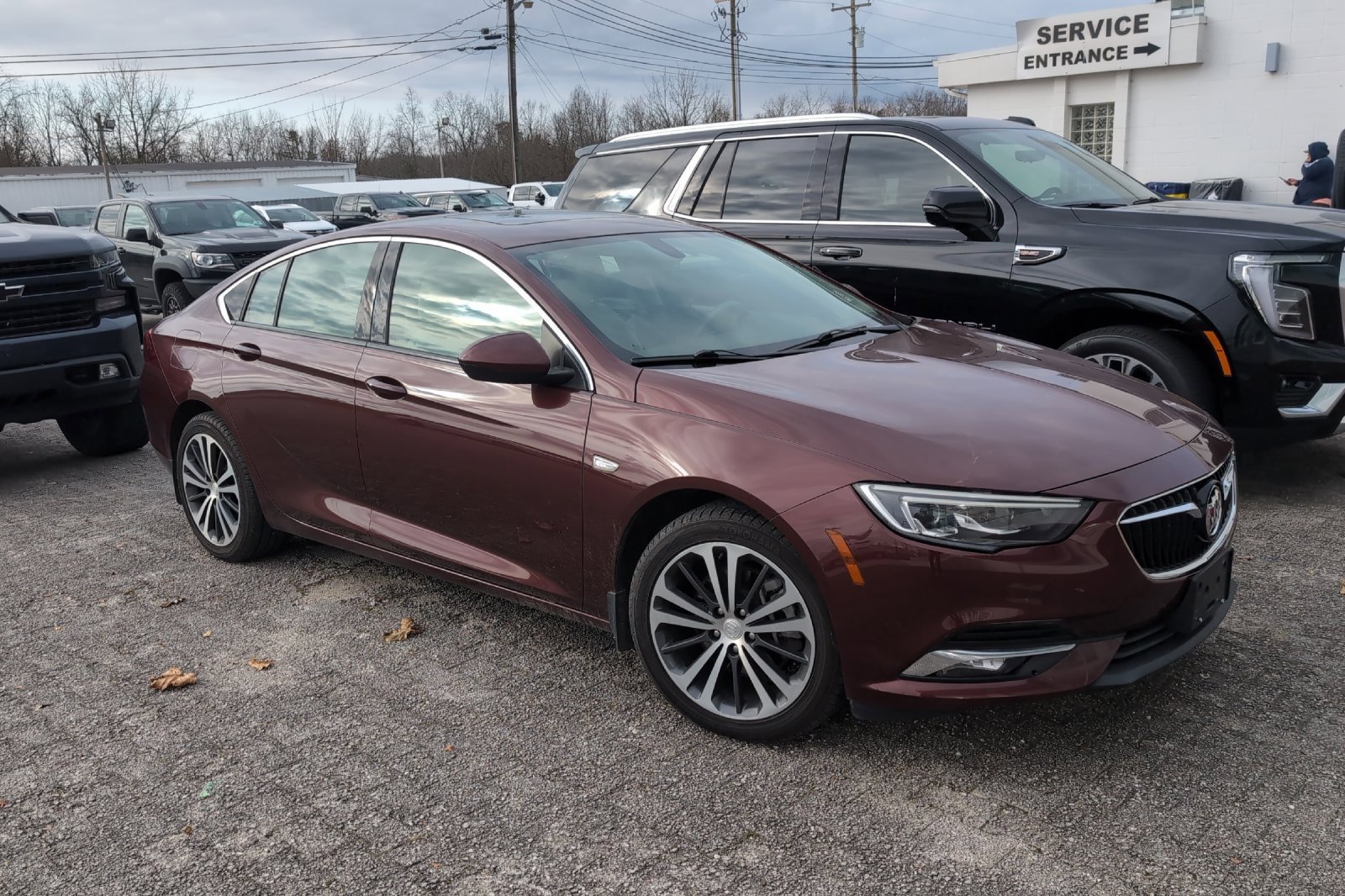 2018 Buick Regal Sportback Preferred II photo 2