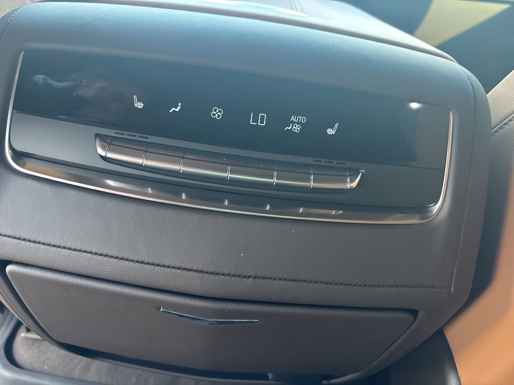 2025 Cadillac Escalade Premium Luxury photo 34