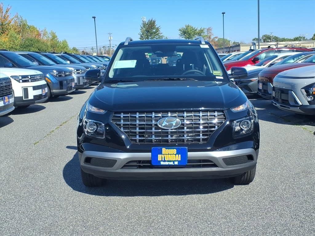 2026 Hyundai Venue SEL photo 2