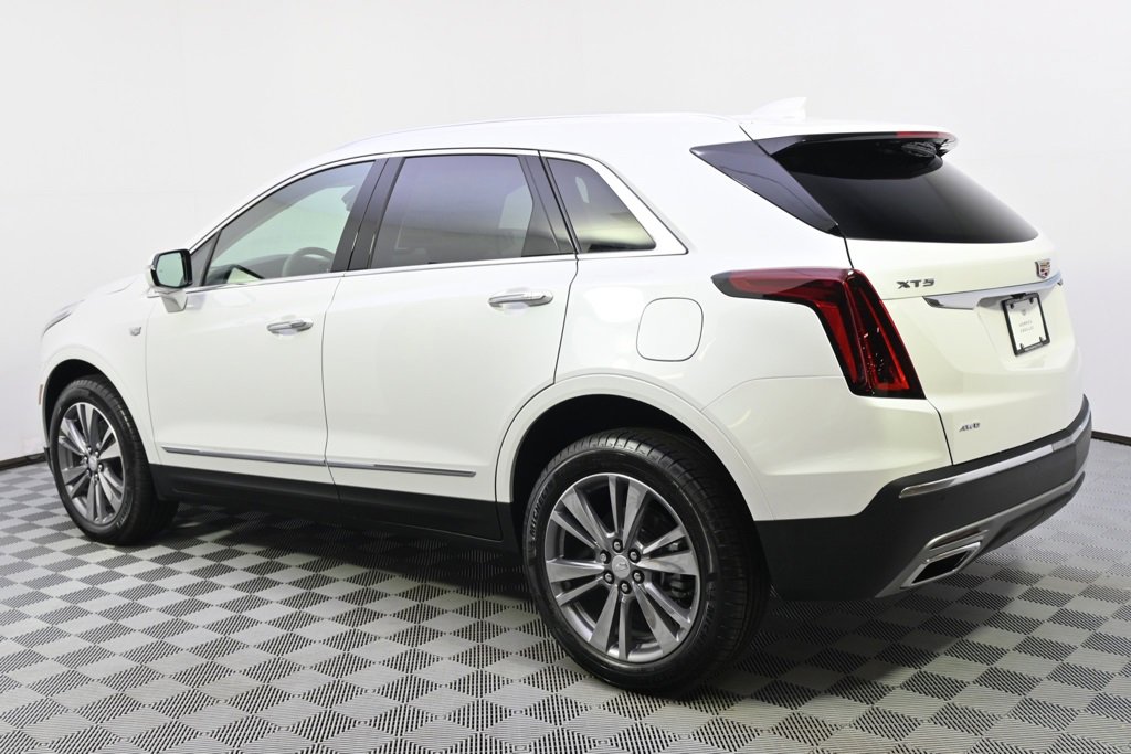 2025 Cadillac XT5 Premium Luxury photo 3