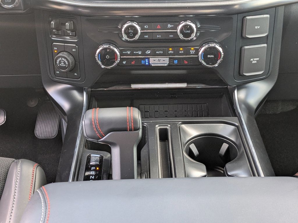 2025 Ford F-150 Raptor photo 22