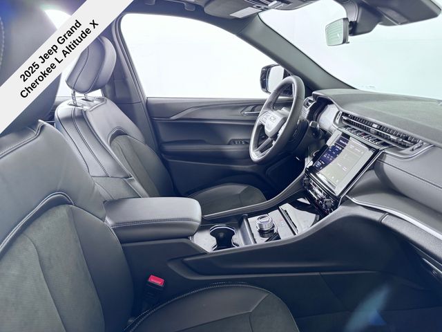 2025 Jeep Grand Cherokee Altitude X photo 18