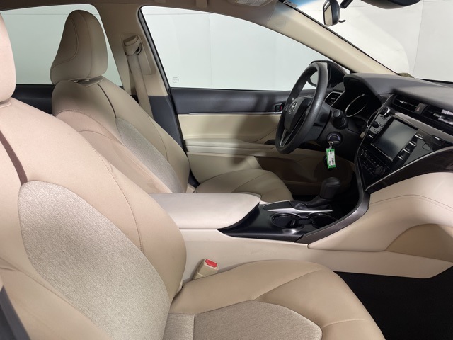 2018 Toyota Camry LE photo 13