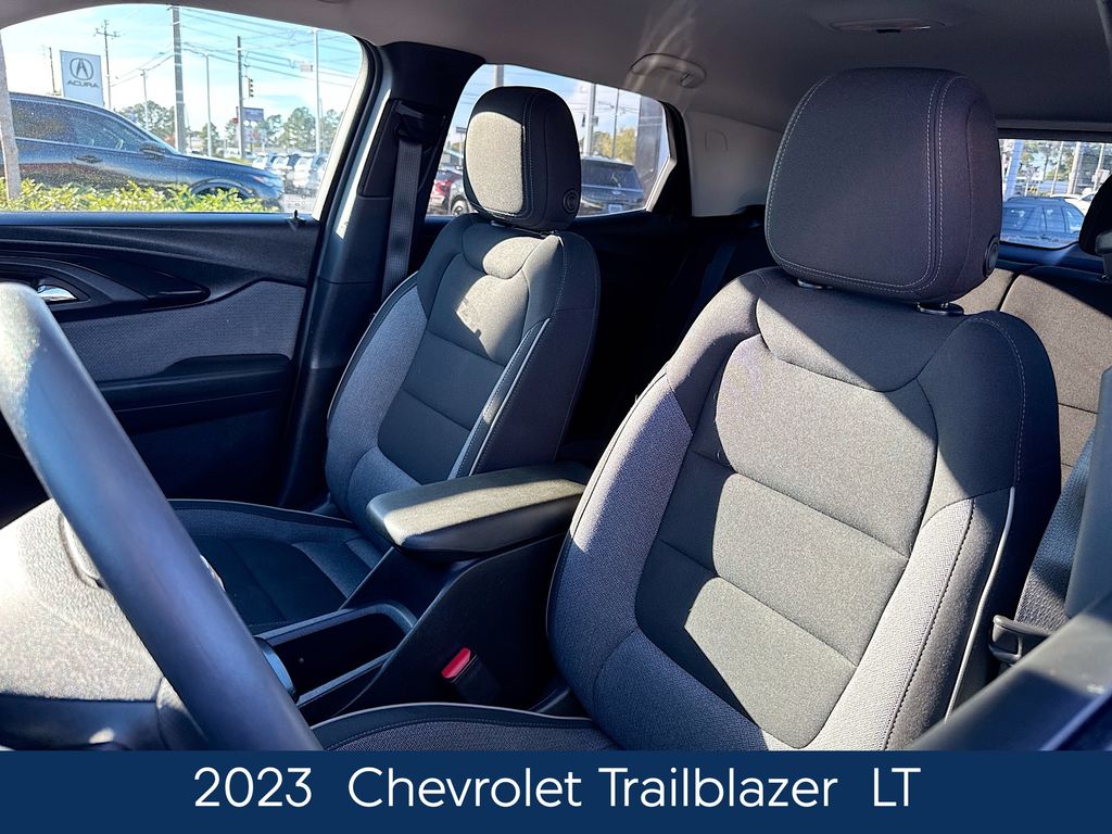 2023 Chevrolet Trailblazer LT photo 4