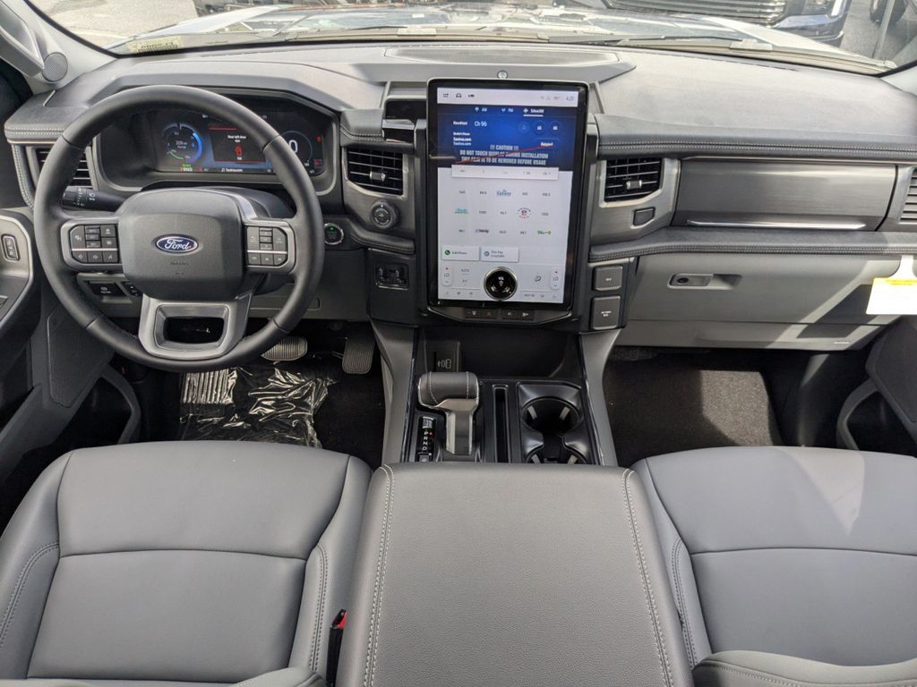 2025 Ford F-150 Lightning photo 14