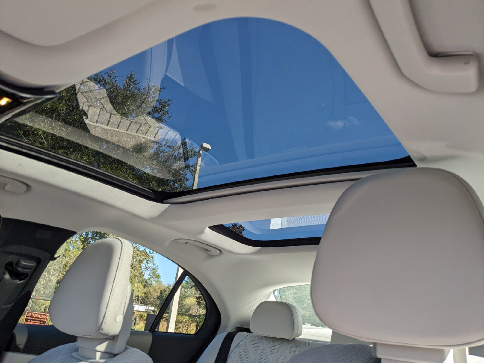 2025 Mercedes Benz E 350 photo 3