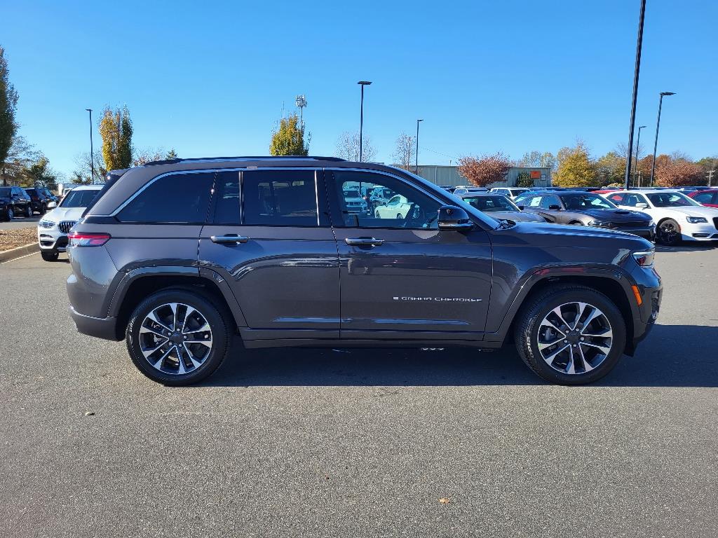 2024 Jeep Cherokee Overland photo 21