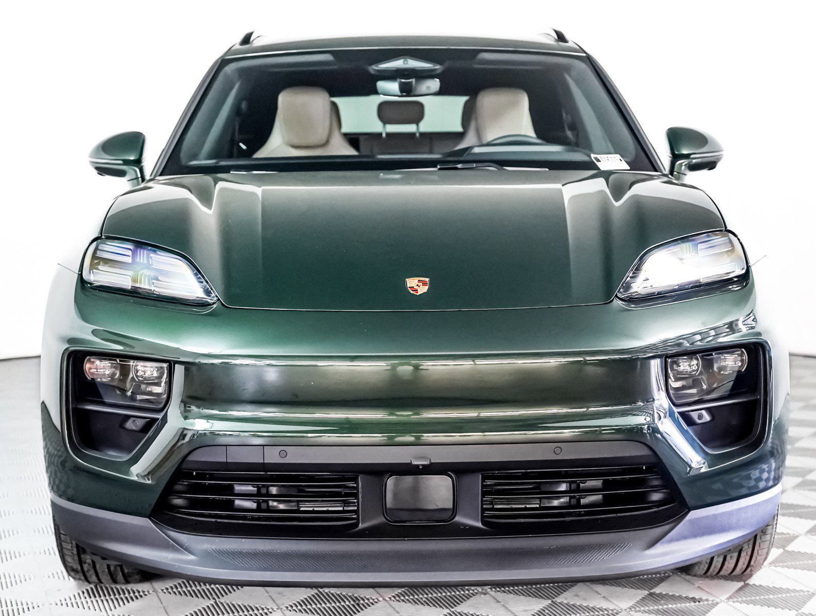 2025 Porsche Macan Electric photo 7