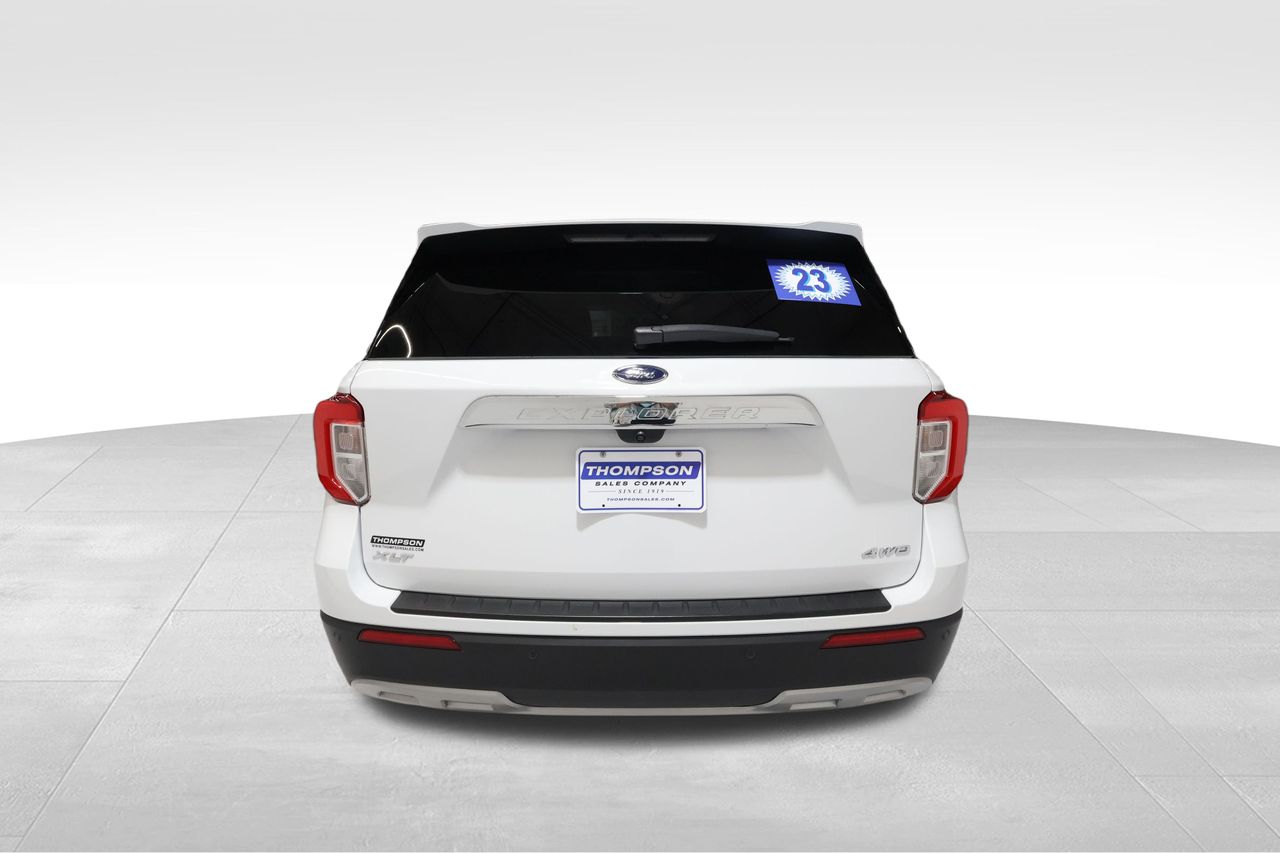 2023 Ford Explorer XLT photo 3