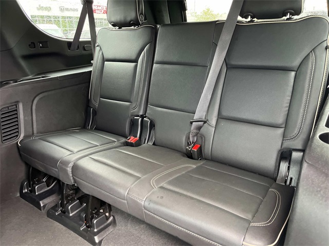 2023 Chevrolet Suburban Premier photo 19